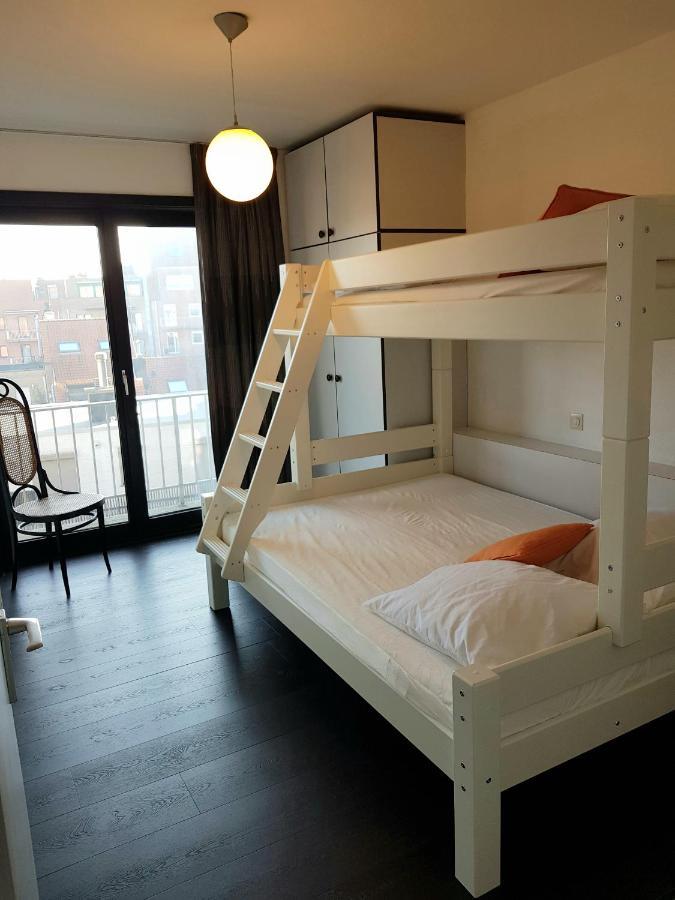Modern Appartement Met Frontaal Zeezicht En Prive Parking Кнокке-Хейст Экстерьер фото